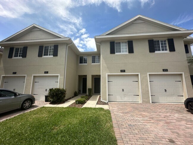 Photo - SPACIOUS 3 BEDS TOWNHOUSE CLOSE TO DOWNTOWN!!