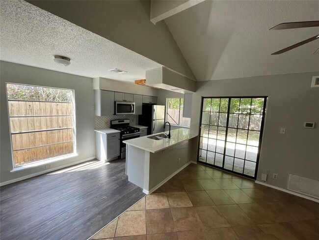 Photo - 5806 Emerald Forest Dr
