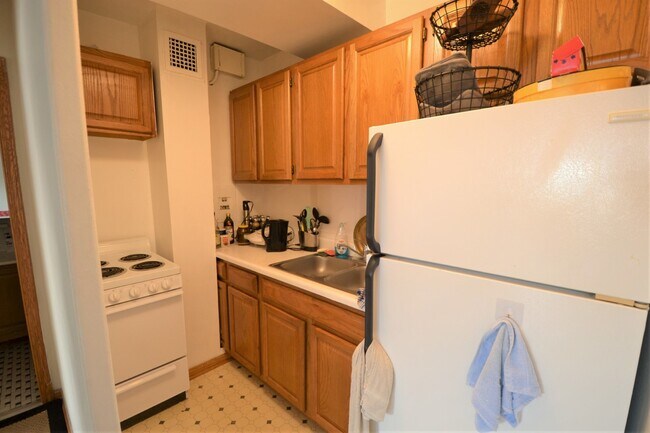 Photo - 4180 N Marine Dr