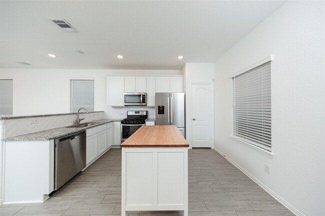 31206 Whitfield Ct