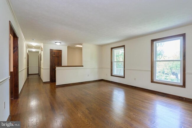 Photo - 8332 Hilltop Ave