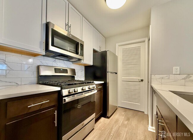 Photo - 263 Crosspointe Dr