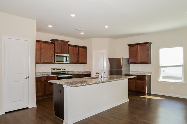 Photo - 576 Greenlee Rd