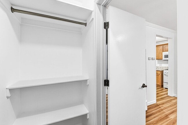 Photo - 1631 E 4th St Unidad 1635 - 2