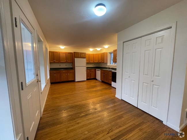 Building Photo - Pine St - 011 Unit 1 Rental