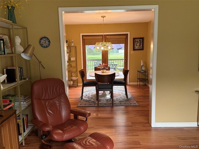 Photo - 40 Simmons Ln