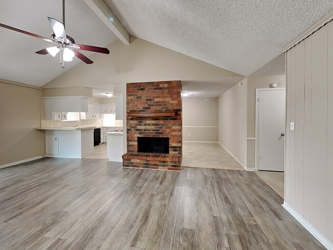 Photo - 1600 Donovan St