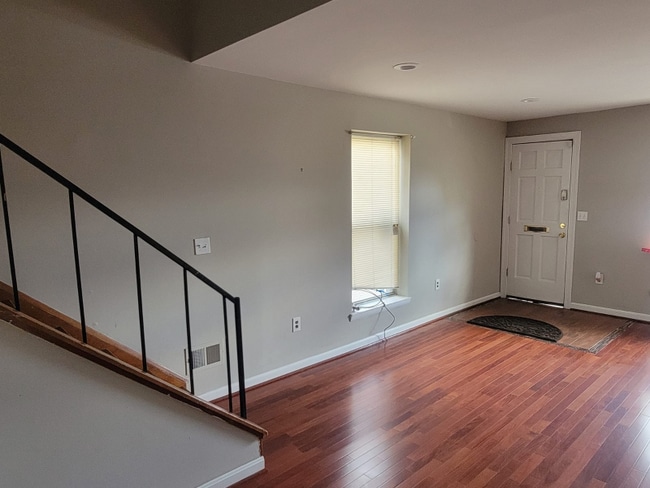 Photo - 830 W Pratt St