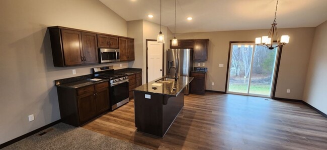 Photo - Great 3BR, 2BA St Francis Home Available 8/10!
