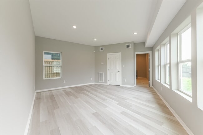 Photo - 5302 Tarawa Rd