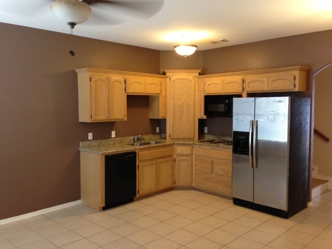 Building Photo - 2500 N J St Unit 1