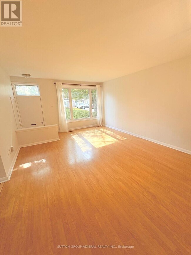 Photo - 319 Dovedale Dr