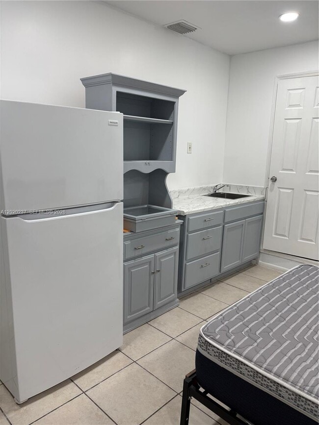 Photo - 15844 SW 82nd St Unidad b