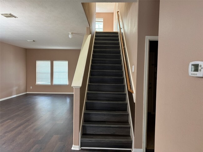 Photo - 410 Sunwood Glen Ln