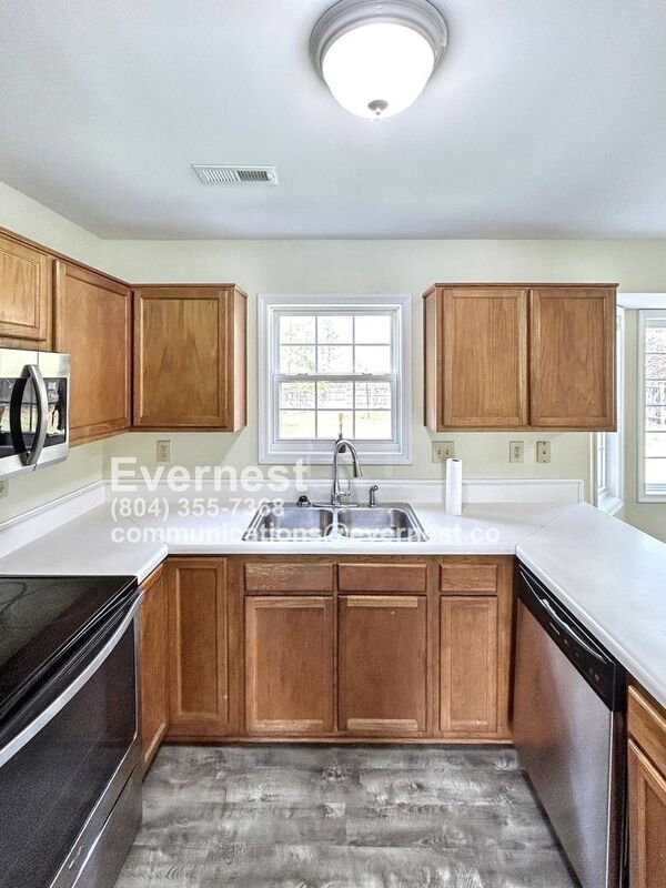 Photo - 3324 Alderwood Way