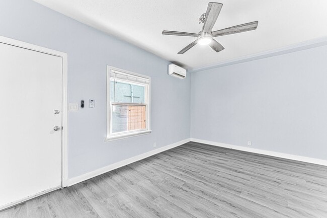 Photo - 1711 E Appleton St Unidad 16