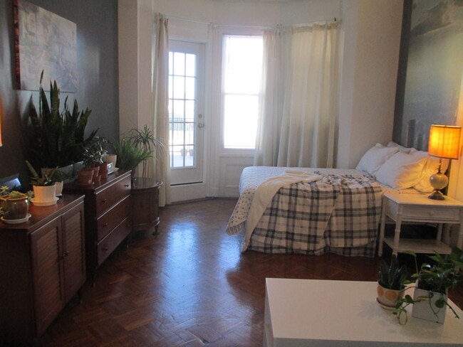 Photo - 855 Pavonia Ave