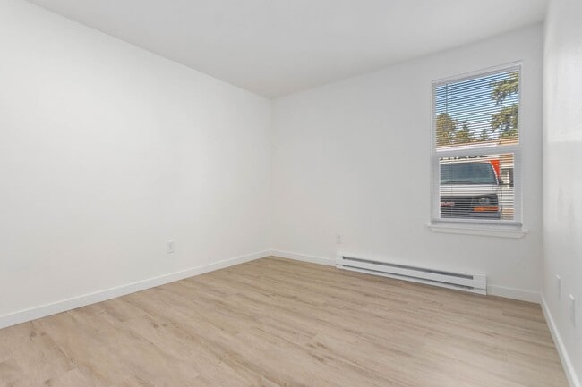 Photo - Glacier Park Apartments