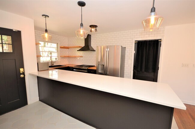 Photo - 1009 N Hills Dr