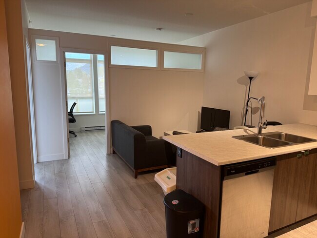 Photo - GEC Burnaby Heights