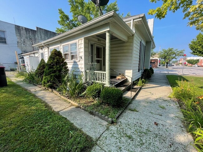 Photo - RENT SPECIAL: ONE MONTH FREE IF LEASED BY ...