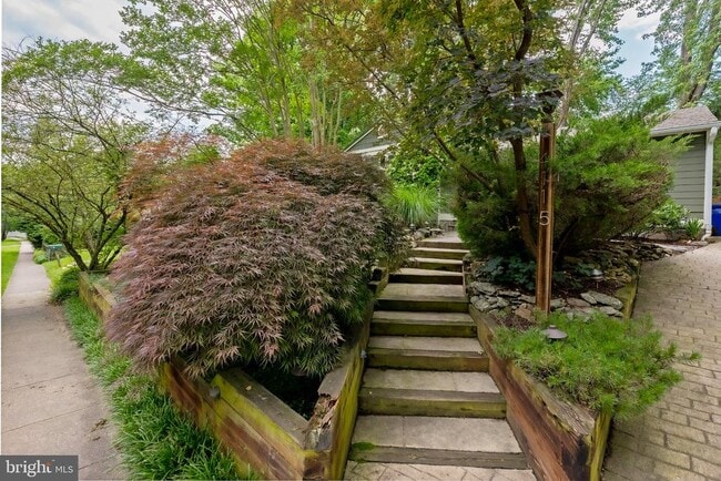 4115 Denfeld Ave