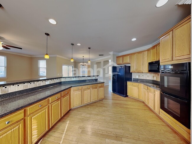 Photo - 348 Yellow Iris Rd