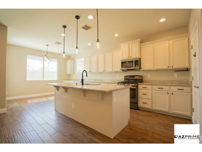 Photo - Exquisite 2/2 + Den Peoria House !