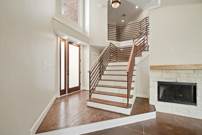 Photo - 513 W 22nd St