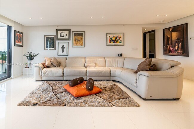 Photo - 8877 Collins Ave Unidad 604