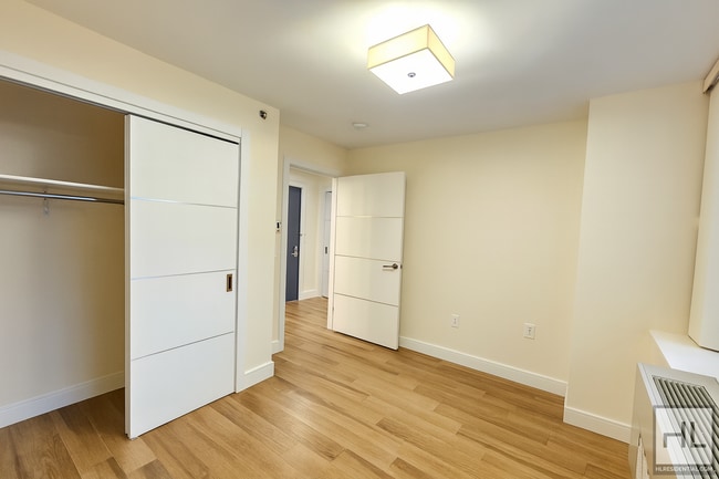 Photo - Beautiful 1-Bedroom Apartment — Modern Fin... Unidad 3D