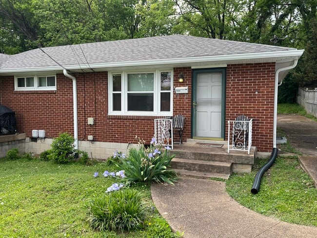 Photo - 3003 Oakland Ave