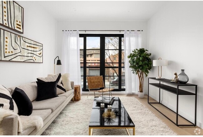 Building Photo - 1572 Pacific St Unit 2F Rental