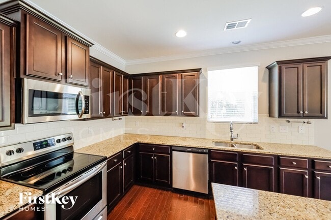 Photo - 7009 Elm Crest Cir
