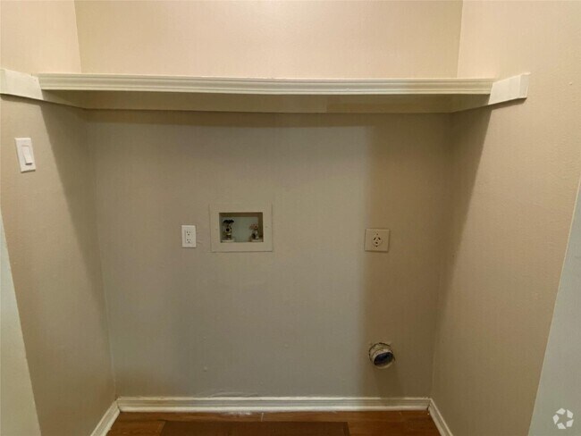 Building Photo - 3047 Olympia Dr Unit 1 Rental