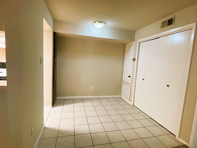 Photo - 7200 Clarewood Dr