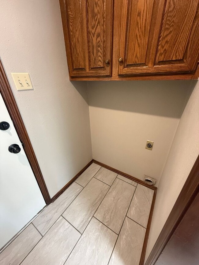 Photo - 3 Bed 2 Bath Duplex with 2 Car Garage. Gas Heat & Hot Water.