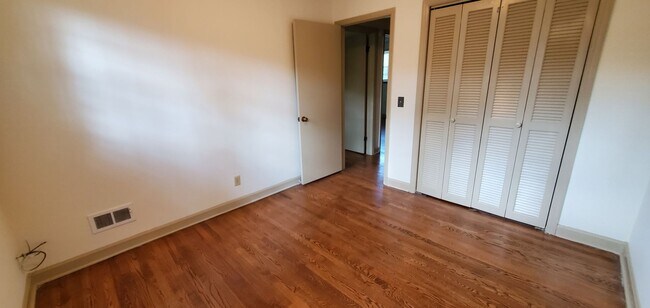 Photo - Southeast Columbia