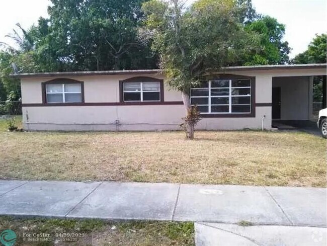 Building Photo - 3150 NW 3rd St Rental
