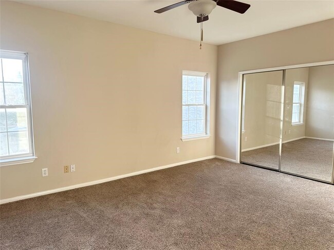 Photo - 2924 Holly Hall St Unidad 2924