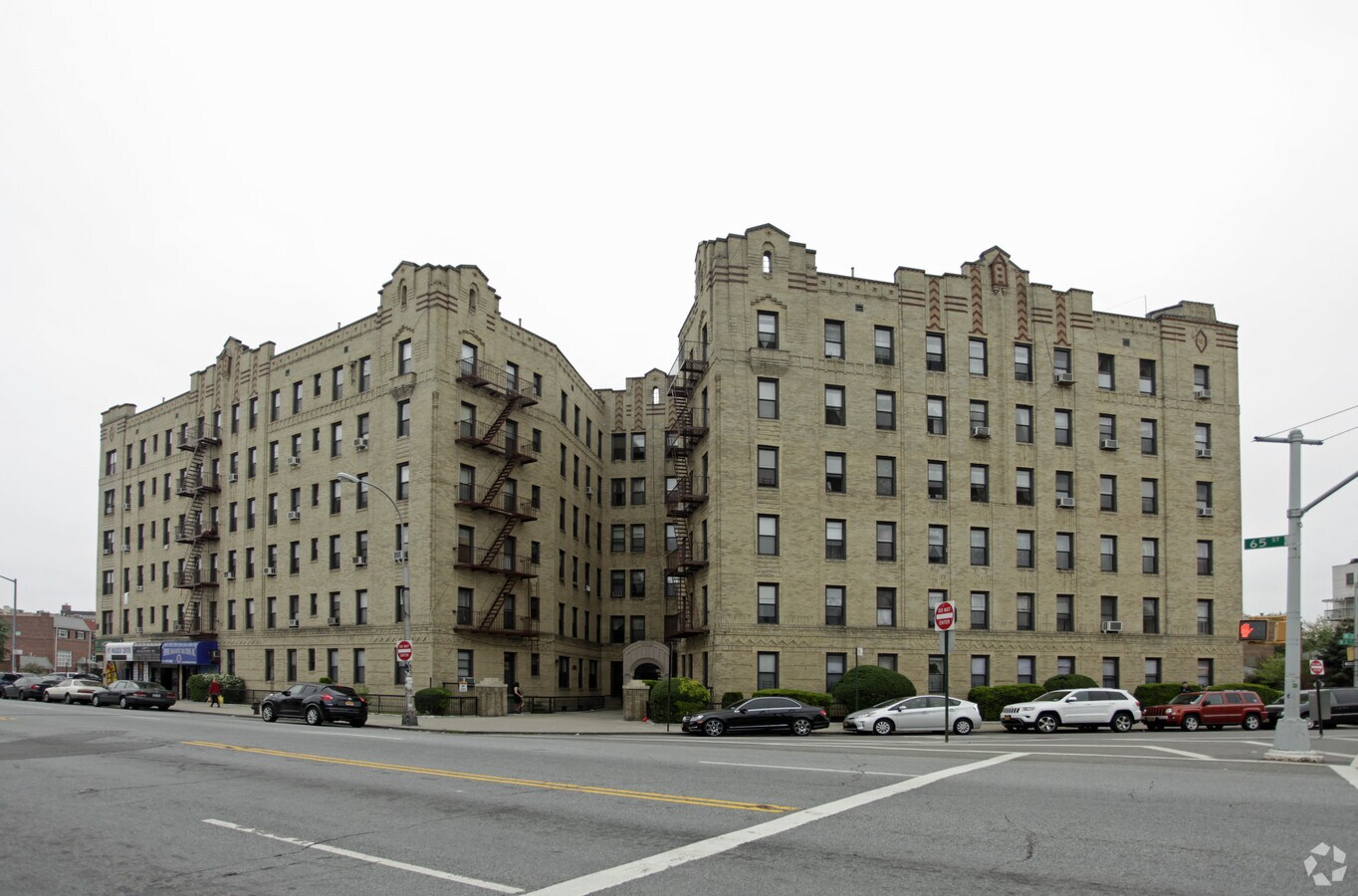 Photo - 2402 65th St