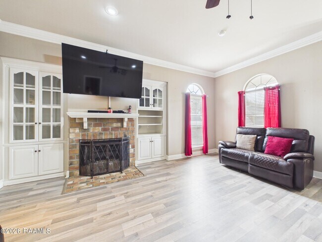 Photo - 430 Planters Row