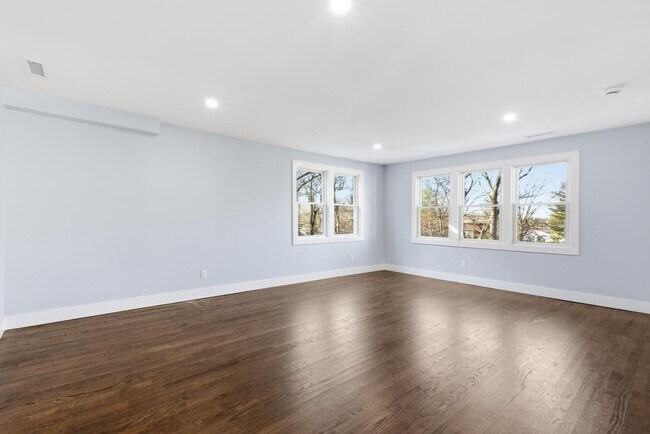 Photo - 85 Euclid Ave