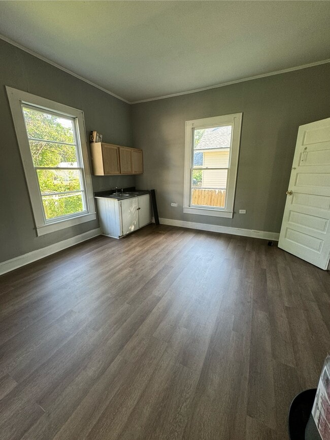 Photo - 323 Hasty St