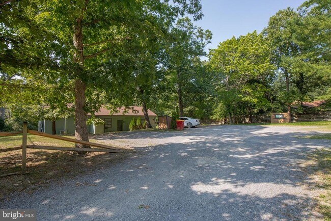 115 Old Bridge Rd Unit 6