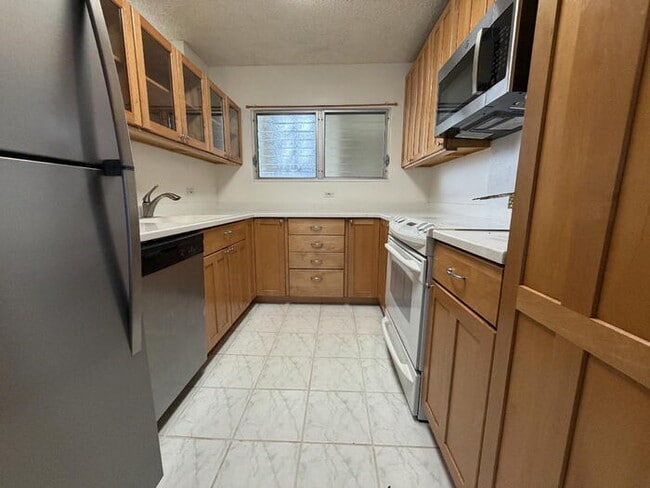 Photo - To register for the showing time, note the 4 digit code: 5985 and click "APPLY NOW."(mobile:orang...