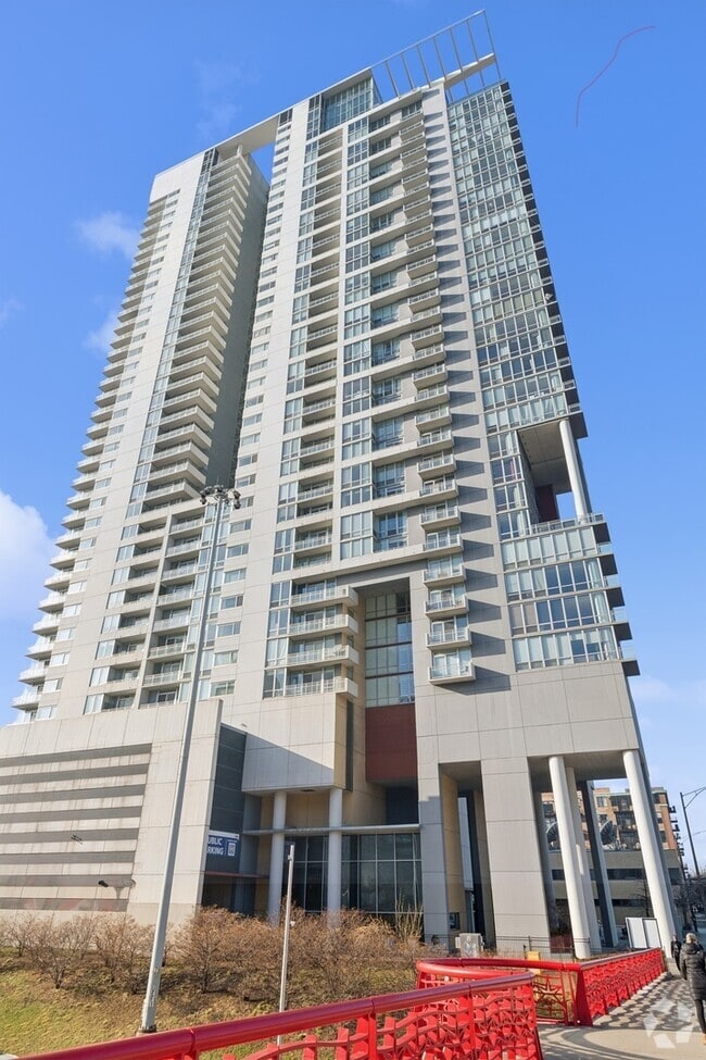 Building Photo - 737 W Washington Blvd Unit 2007 Rental