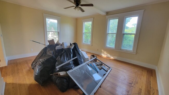 Building Photo - 1260 Whalley Ave Rental