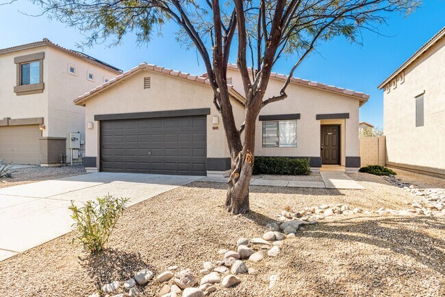 Building Photo - Charming home in Stoneridge