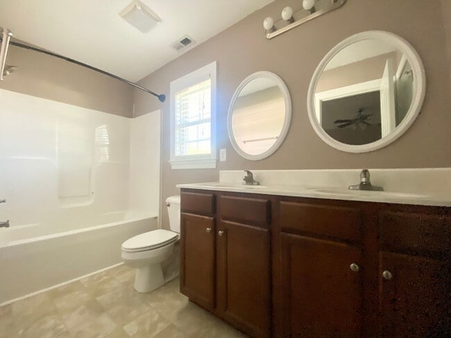 Photo - 532 Millbrooke Cir